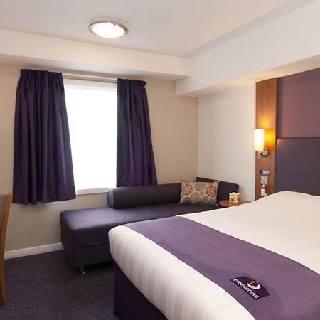 Premier Inn Cobham Собхэм Экстерьер фото