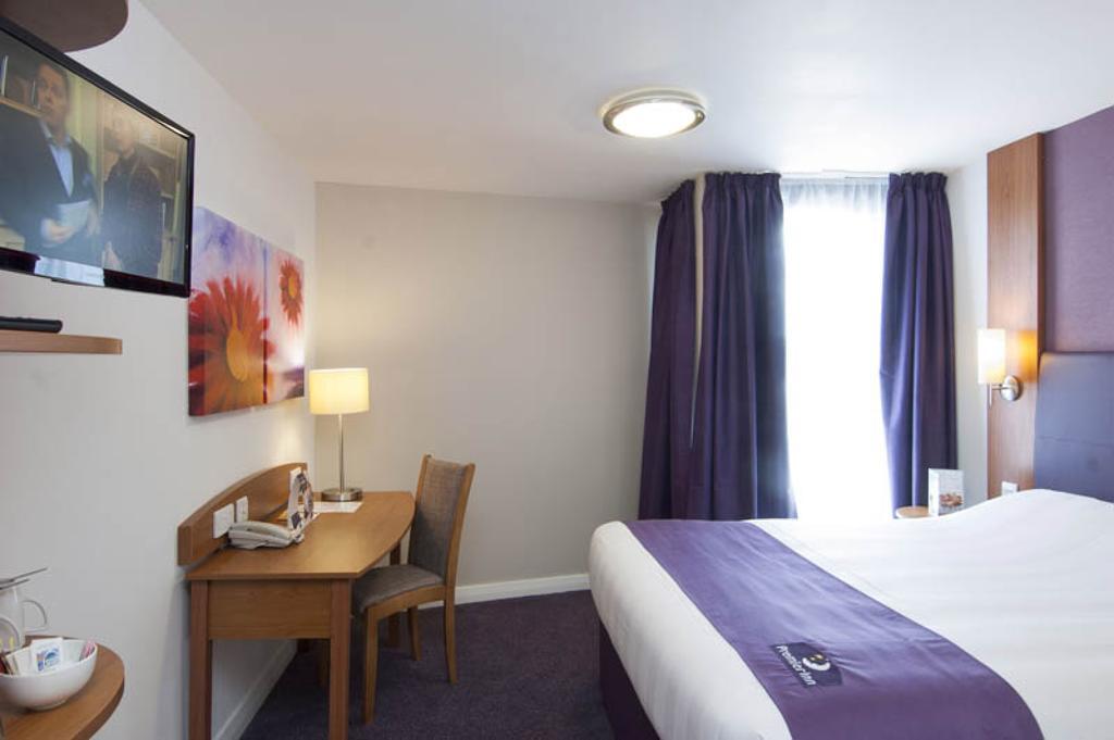 Premier Inn Cobham Собхэм Номер фото