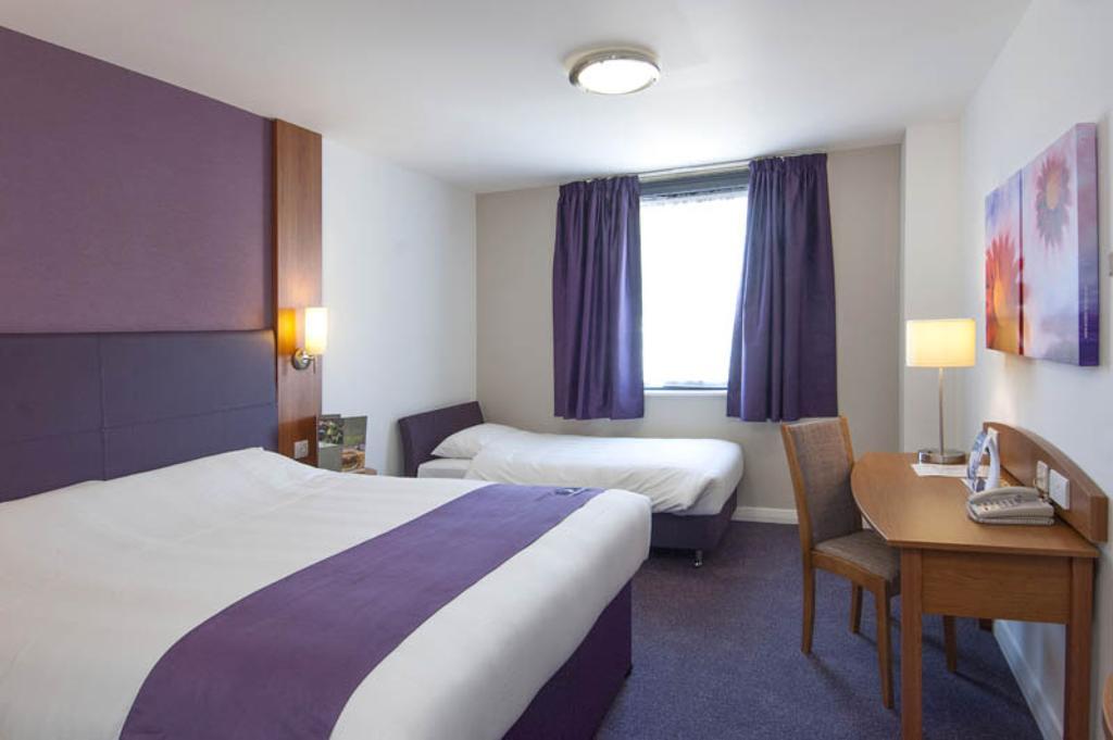 Premier Inn Cobham Собхэм Номер фото