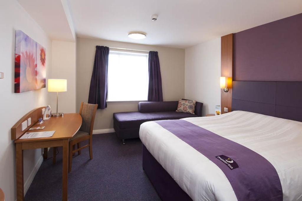 Premier Inn Cobham Собхэм Номер фото