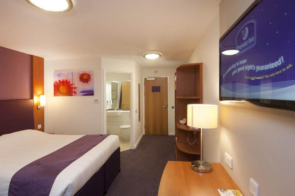 Premier Inn Cobham Собхэм Экстерьер фото