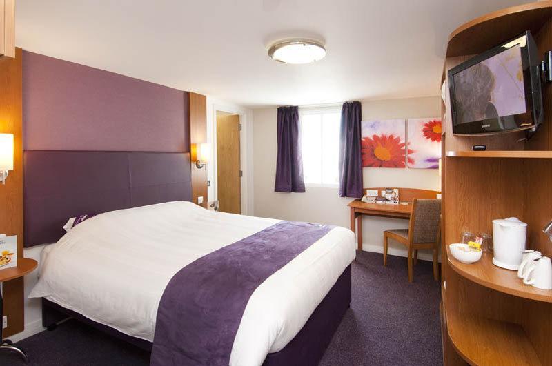 Premier Inn Cobham Собхэм Экстерьер фото