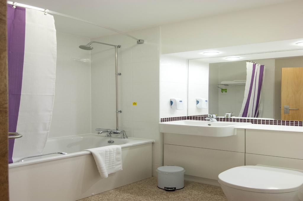 Premier Inn Cobham Собхэм Экстерьер фото